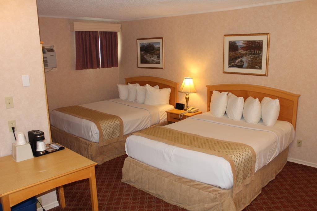 Sword Inn Bancroft Extérieur photo
