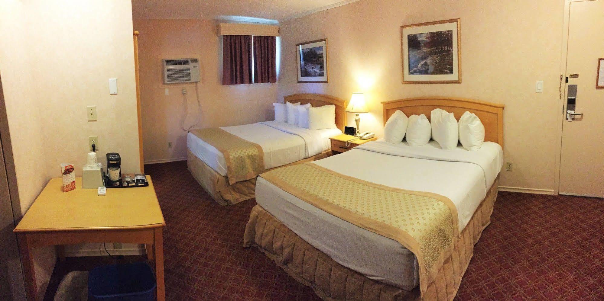Sword Inn Bancroft Extérieur photo